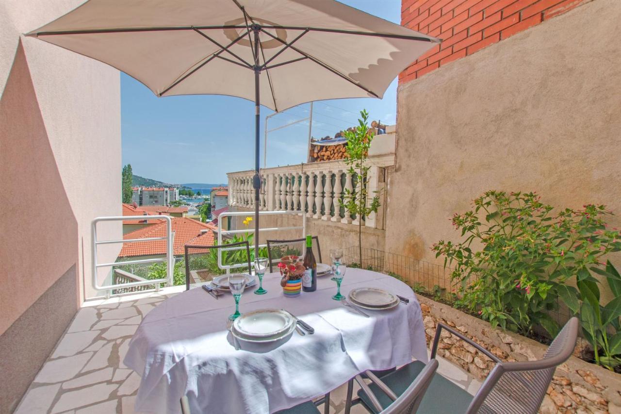 Apartments Zecic 奥米什 外观 照片