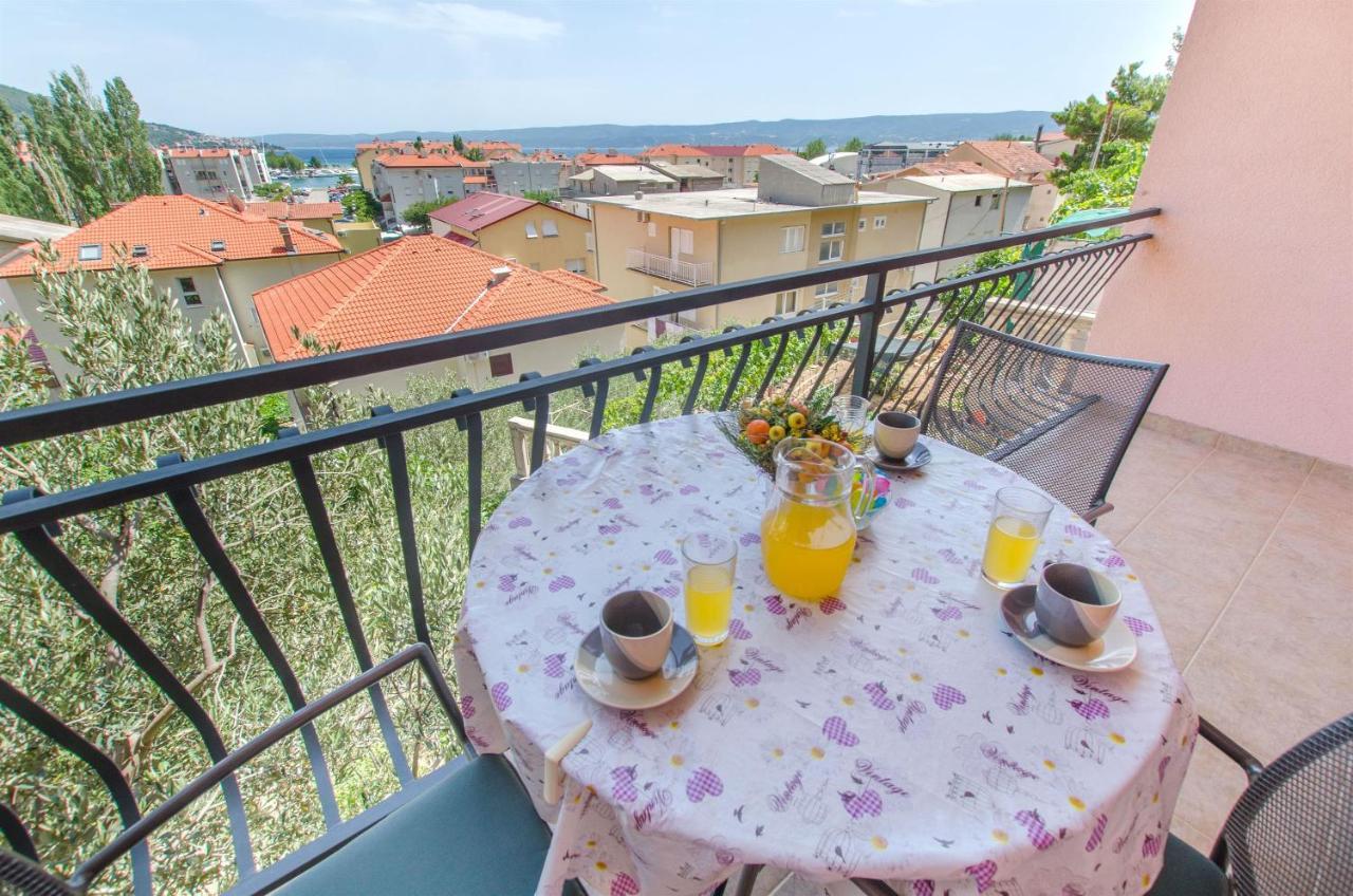 Apartments Zecic 奥米什 外观 照片