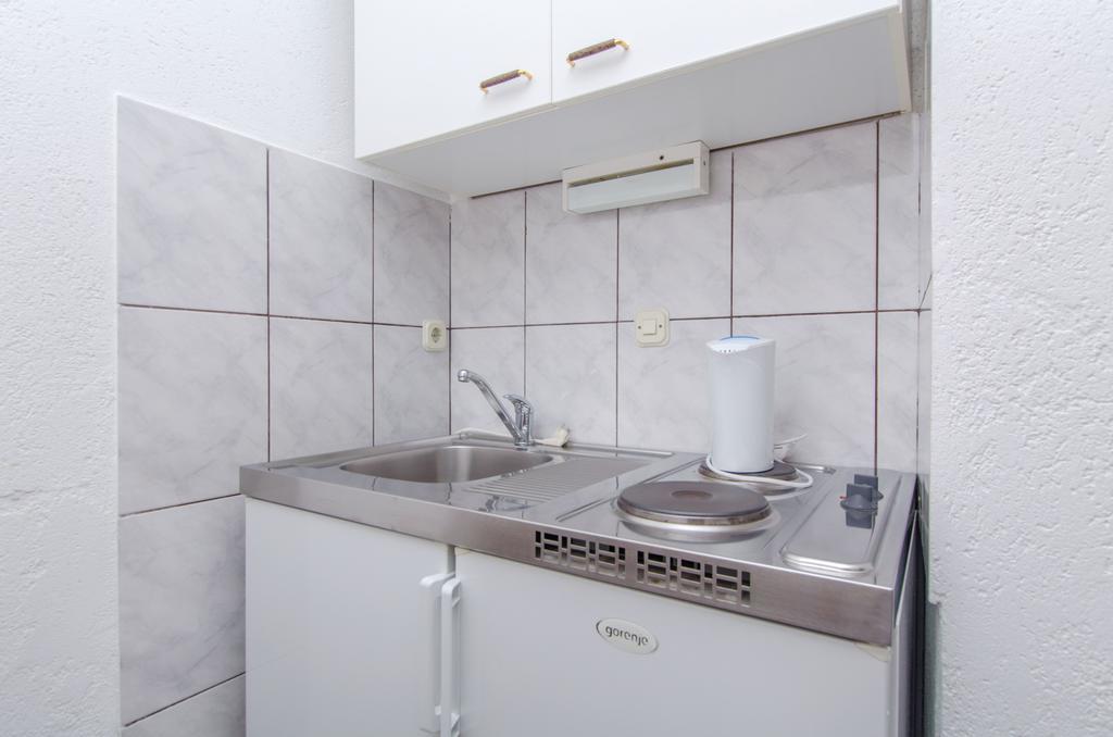 Apartments Zecic 奥米什 外观 照片