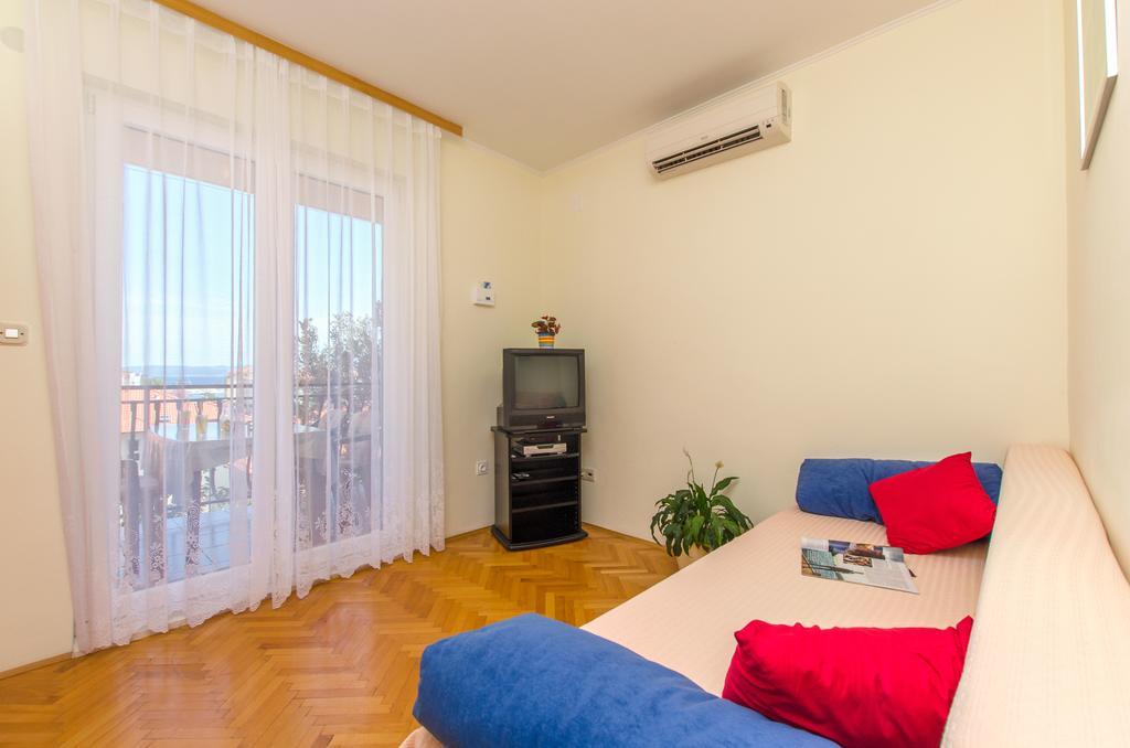 Apartments Zecic 奥米什 外观 照片