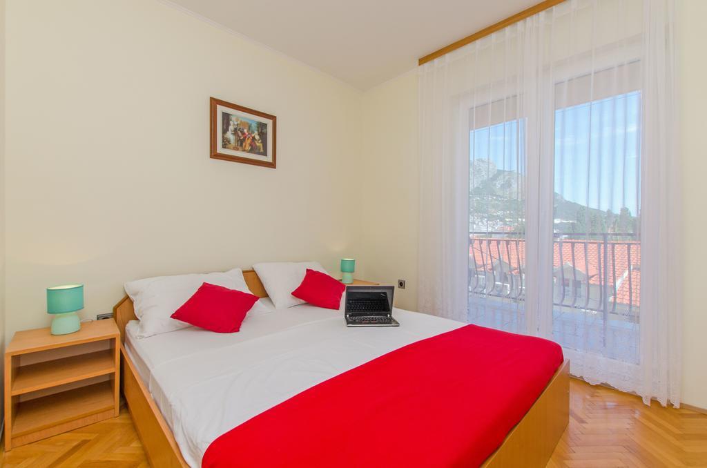 Apartments Zecic 奥米什 外观 照片