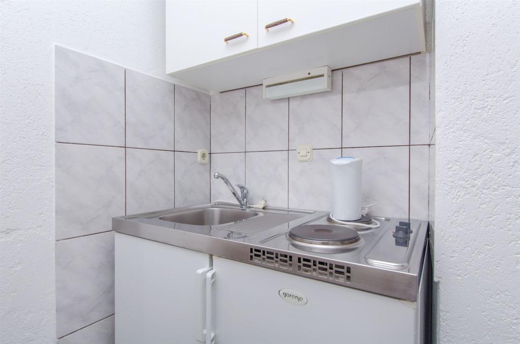 Apartments Zecic 奥米什 外观 照片